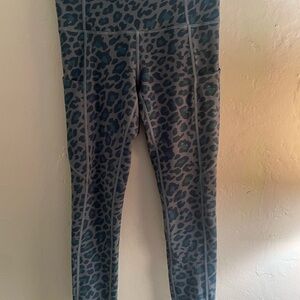 Women’s AOR Leopard Print Yoga Pants Leggings Size Small